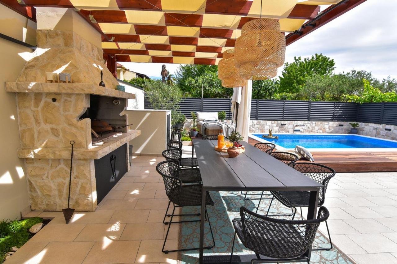 Villa Teuta Zadarvillas Exteriör bild