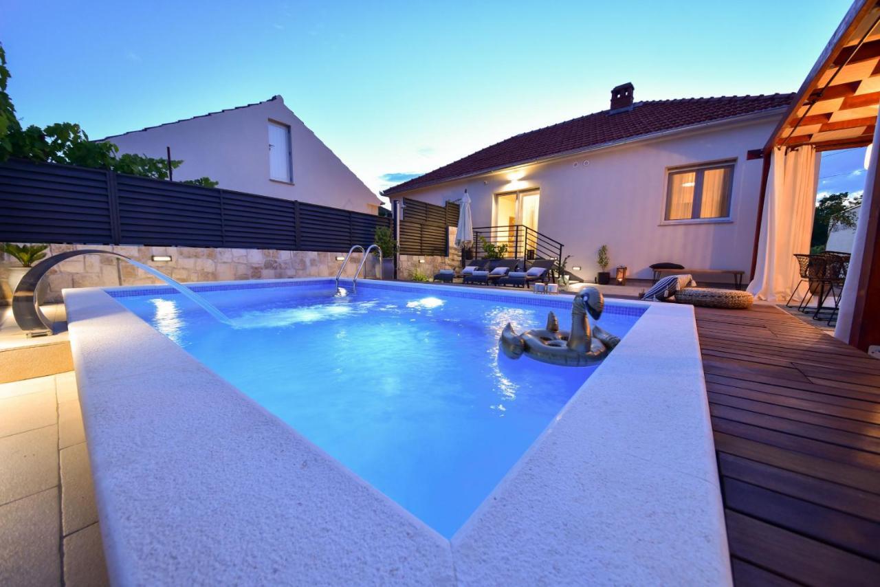 Villa Teuta Zadarvillas Exteriör bild
