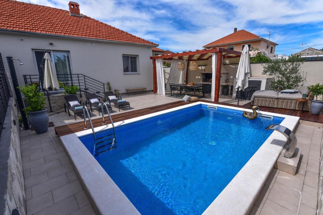 Villa Teuta Zadarvillas Exteriör bild